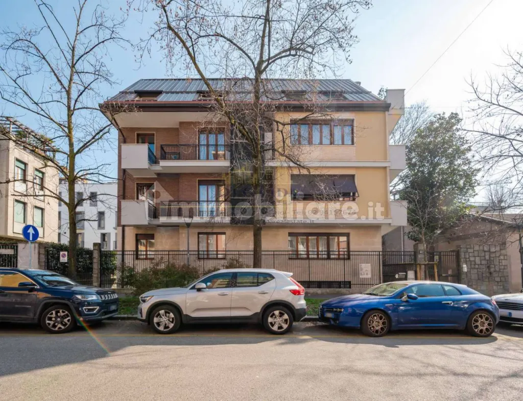 Facciata – Attico in vendita a Monte Rosa – Lotto, Milano | Di Guida Real Estate