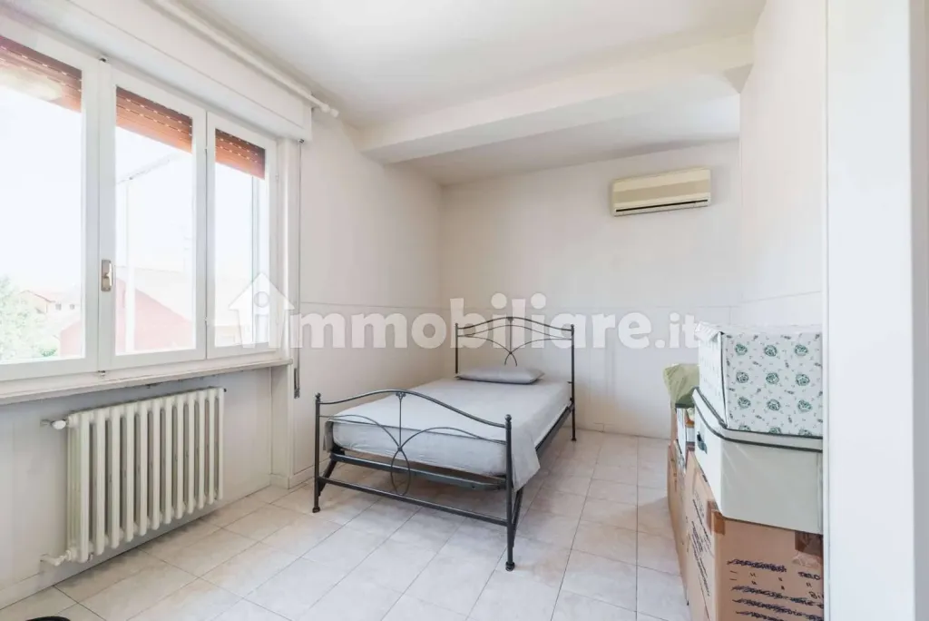 Trilocale in via Tommaso D'Aquino 7 – Camera da letto – Appartamento in vendita a Cittadella - Villaggio Dalmazia, Novara | Di Guida Real Estate