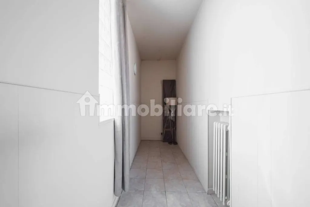 Trilocale in via Tommaso D'Aquino 7 – Corridoio – Appartamento in vendita a Cittadella - Villaggio Dalmazia, Novara | Di Guida Real Estate