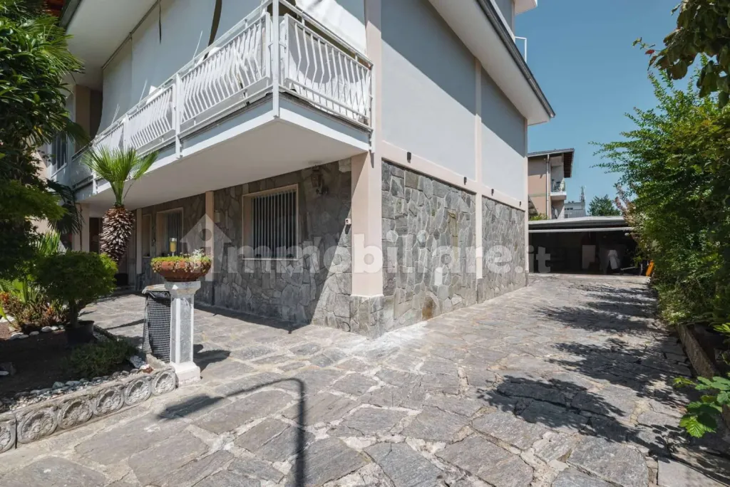 Trilocale in via Tommaso D'Aquino 7 – Facciata – Appartamento in vendita a Cittadella - Villaggio Dalmazia, Novara | Di Guida Real Estate