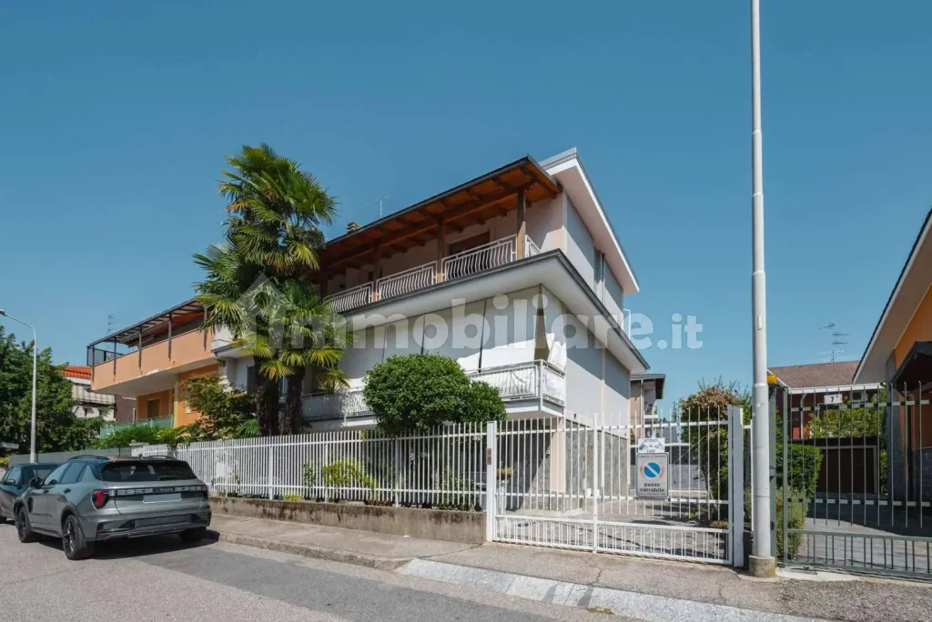 Trilocale in via Tommaso D'Aquino 7 – Facciata – Appartamento in vendita a Cittadella - Villaggio Dalmazia, Novara | Di Guida Real Estate